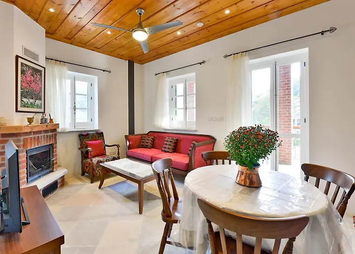 Landhaus Vasilikis House *